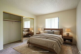 Creekside Village Apartments in Santa Rosa, CA - Building Photo - Building Photo