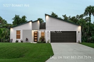 5227 Bonnet Ave in North Port, FL - Building Photo