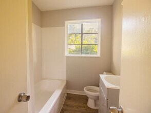 1628 Collier Dr in Midfield, AL - Building Photo - Building Photo