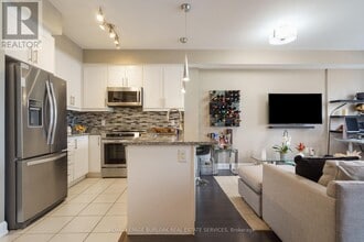 272 Georgian Dr in Oakville, ON - Building Photo - Building Photo