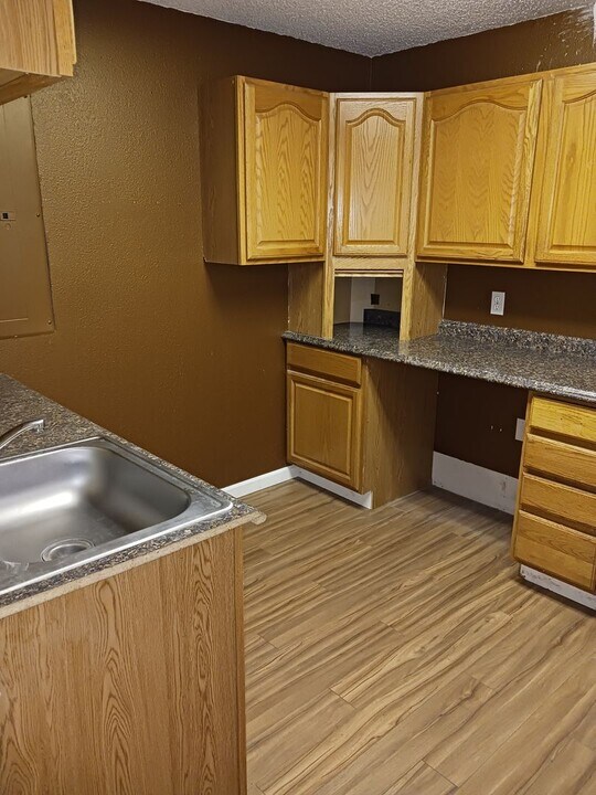 1609 N Albany St, Unit 8 in La Grande, OR - Building Photo