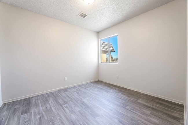 property at 419 N 15th St