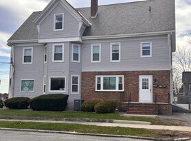 493 Belmont St in Brockton, MA - Building Photo