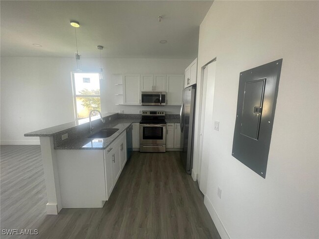 property at 275 SW 4th St