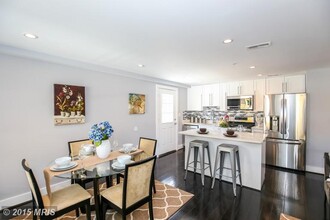 1513 Oak St NW, Unit 1 in Washington, DC - Building Photo - Building Photo