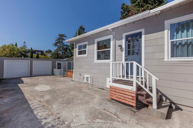 2442 Grant St, Unit 3 in Berkeley, CA - Foto de edificio - Building Photo