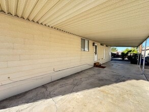 2136 Whitewater Dr in Bullhead City, AZ - Building Photo - Building Photo