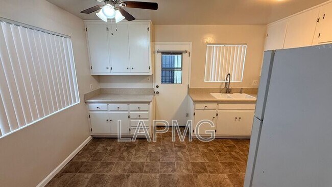 8545-8549 Rose St in Bellflower, CA - Building Photo - Building Photo