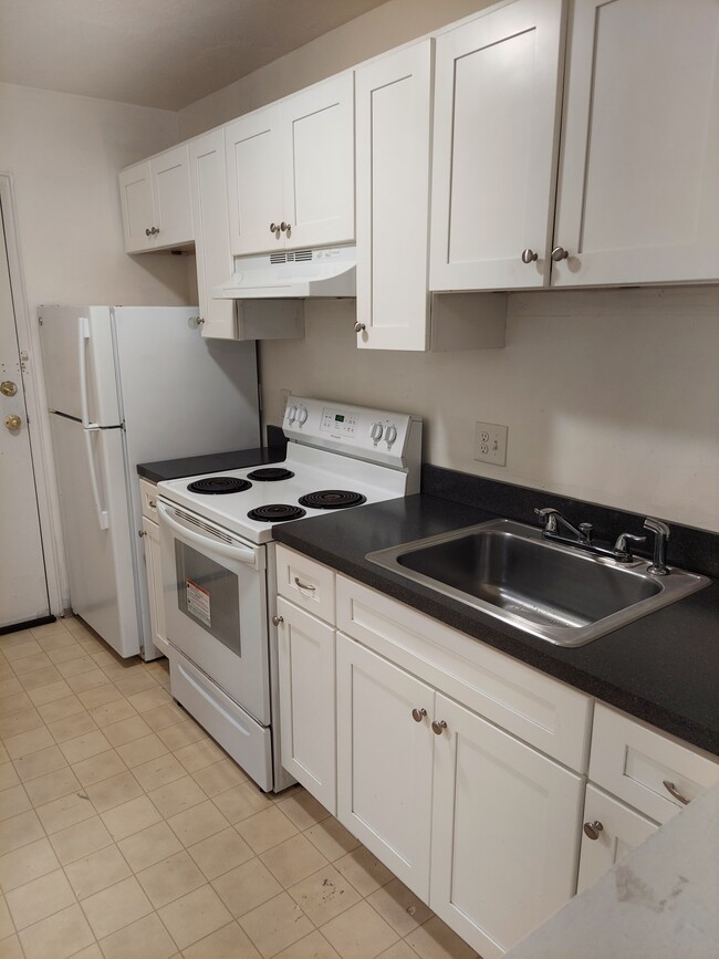 45 Brook Rd, Unit 2 in Quincy, MA - Building Photo - Building Photo