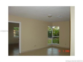 2500 NE 193rd St-Unit -2502 in Miami, FL - Building Photo - Building Photo