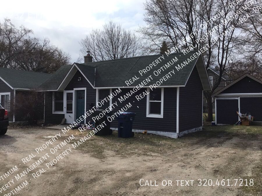 232 E Fir Ave in Fergus Falls, MN - Building Photo