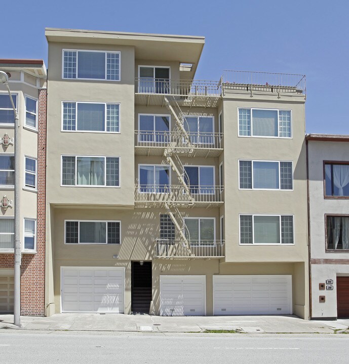 1960 California St in San Francisco, CA - Building Photo