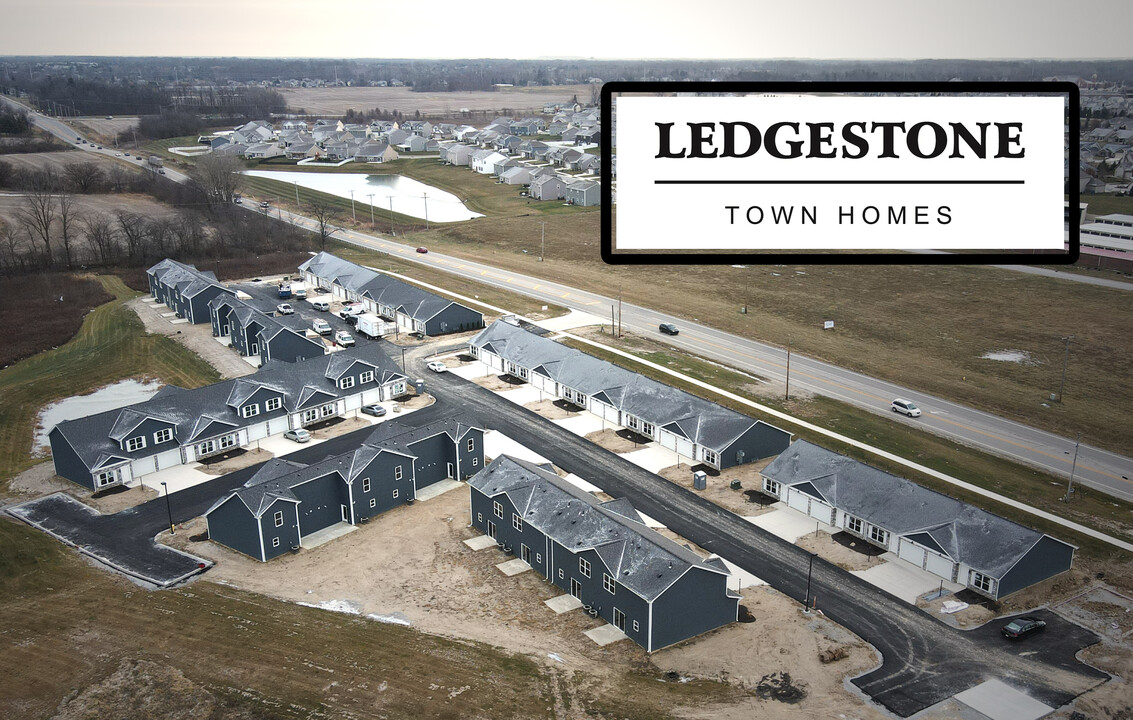 Ledgestone Townhomes Photo