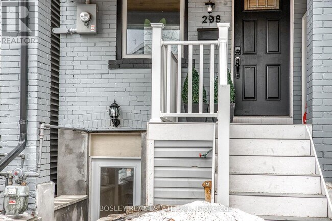 298 Rhodes Ave in Toronto, ON - Building Photo - Building Photo