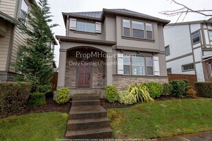 28575 SW Coffee Lake Dr in Wilsonville, OR - Building Photo