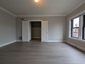 2234 W Wilson Ave, Unit 308 in Chicago, IL - Building Photo - Building Photo