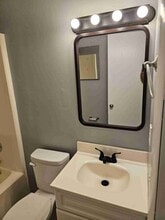 25625 Thelmadale Dr in Elkhart, IN - Foto de edificio - Building Photo