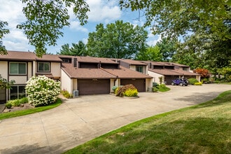 Westwood Village Condominiums in Fairlawn, OH - Building Photo - Building Photo