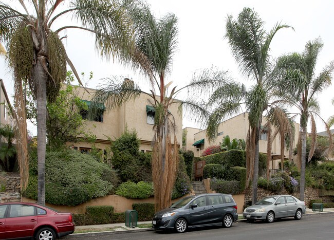 3751-3761 Villa Ter in San Diego, CA - Foto de edificio - Building Photo