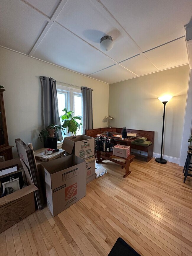 147-149 Veazie St-Unit -147 Veazie in North Adams, MA - Building Photo - Building Photo