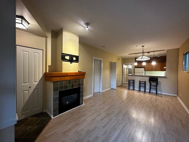 15 Sixth Av in New Westminster, BC - Building Photo - Building Photo