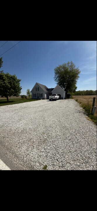 491 Frazers Rd in West Manchester, OH - Building Photo