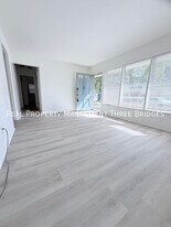 9 Regina Ct in Florissant, MO - Building Photo