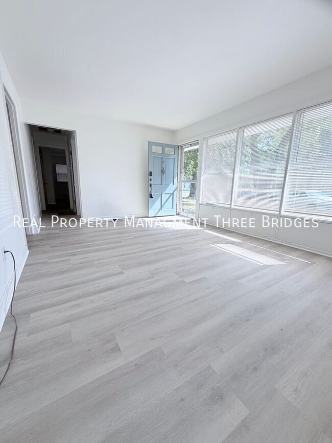 property at 9 Regina Ct