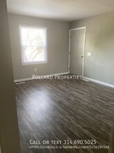 300 Arlington Way in Warrenton, MO - Building Photo - Building Photo