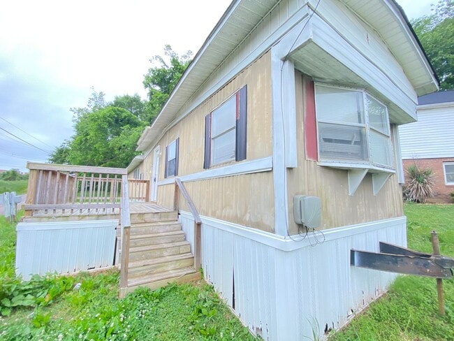 property at 625 Oval St