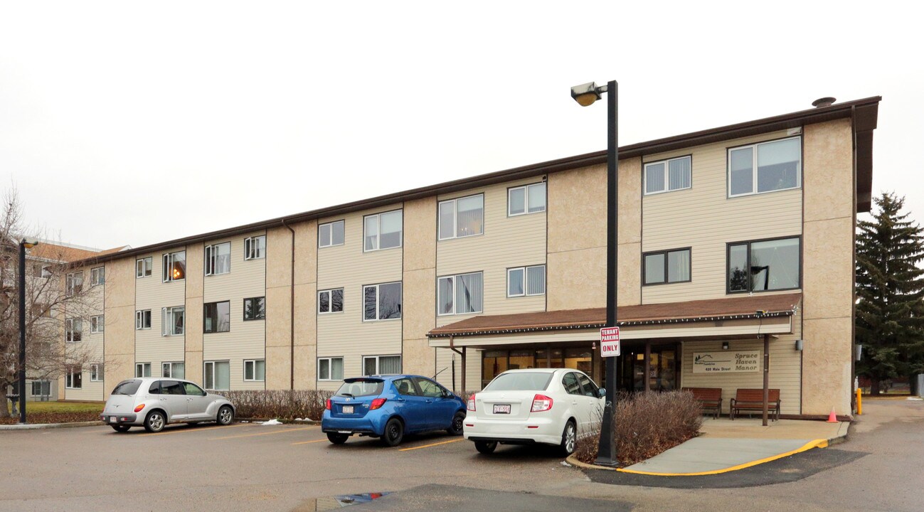 Spruce Haven Manor in Spruce Grove, AB - Building Photo