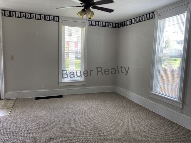 240-242 E 8th St in Ashland, OH - Building Photo - Building Photo