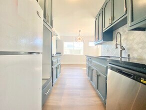 743 N Sweetzer Ave in Los Angeles, CA - Building Photo - Building Photo