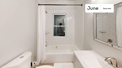 2124 13th St SE in Washington, DC - Building Photo - Building Photo