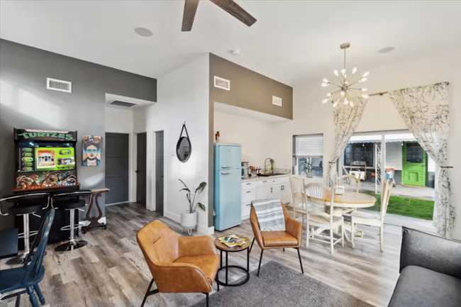 property at 1701 W Mitchell Dr