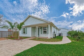 2417 Avenue A in San Leon, TX - Building Photo - Building Photo