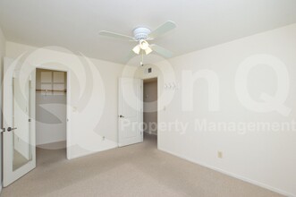 303 N Miller Rd in Scottsdale, AZ - Building Photo - Building Photo