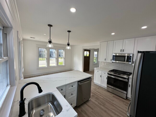 21 Waverly Pl in Red Bank, NJ - Building Photo - Building Photo