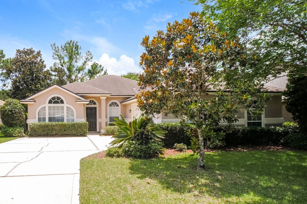 1129 Sandlake Rd in St. Augustine, FL - Building Photo