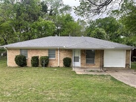 919 Southloop Dr in Duncanville, TX - Building Photo