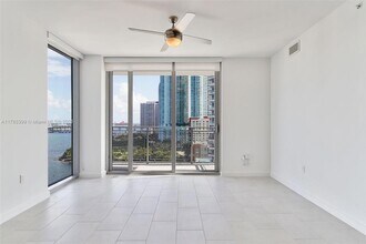2150 N Bayshore Dr, Unit 1211 in Miami, FL - Building Photo - Building Photo