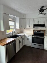 8 Scully Ave in Latham, NY - Building Photo - Building Photo