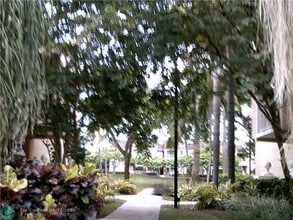 3830 Lyons Rd in Coconut Creek, FL - Building Photo - Building Photo