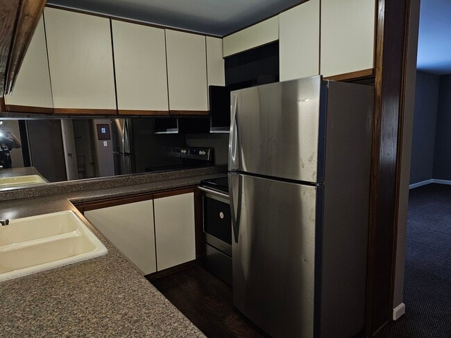 8801 Schneider Ave, Unit 5 in Highland, IN - Building Photo - Building Photo