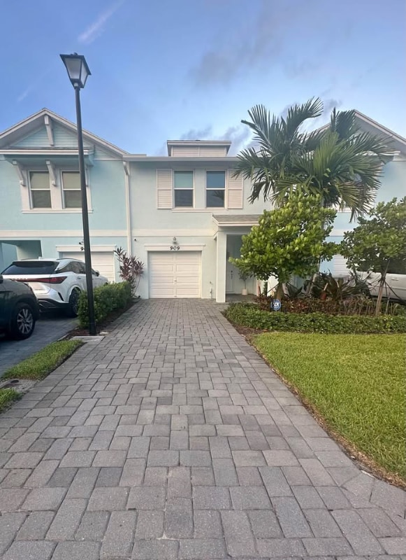 property at 909 Seabright Ave