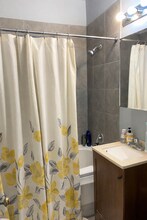 2157 W Fletcher St, Unit 1 in Chicago, IL - Building Photo - Building Photo