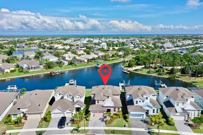 5221 Wishing Arch Dr in Apollo Beach, FL - Building Photo - Building Photo