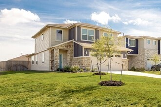 140 New Hvn St in San Marcos, TX - Building Photo - Building Photo