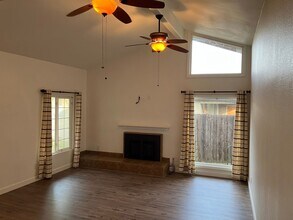 1206 Mt Vernon Dr in Modesto, CA - Building Photo - Building Photo