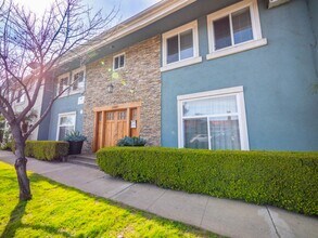 2469 S. Robertson Blvd in Los Angeles, CA - Building Photo - Interior Photo